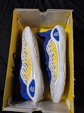 Curry 11 DUB